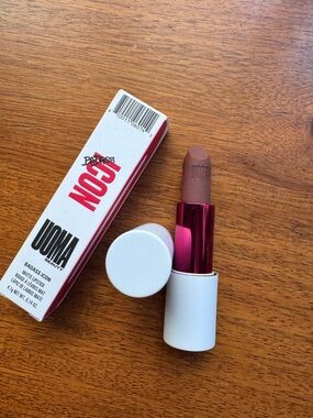 UOMA Beauty Matte Lipstick - Warm Taupe Brown in shade Tracy